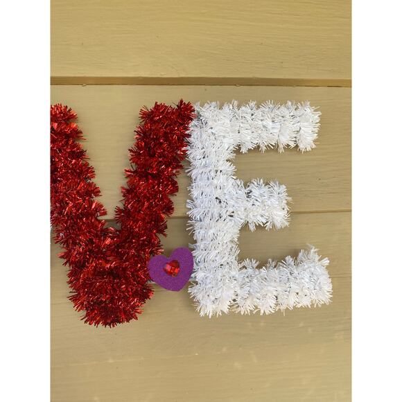 20” Red White Tinsel LOVE Valentines Day Wreath Door Hanger Swag Wall Decor - Picture 5 of 8